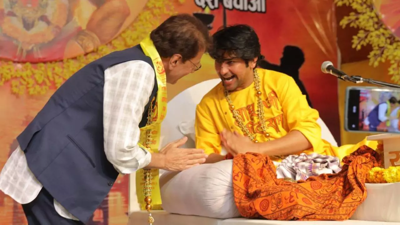 मेरी पहली डुबकी हिंदू राष्ट्र... बागेश्वर बाबा ने महाकुंभ में लगाई 5 डुबकी, बताया कौन-सी किसके लिए?
