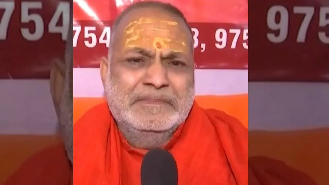 सेना के हवाले होता महाकुंभ तो नहीं होता... भगदड़ के बाद निरंजनी अखाड़ा, संतों की आंखें हुई नम | VIDEO
