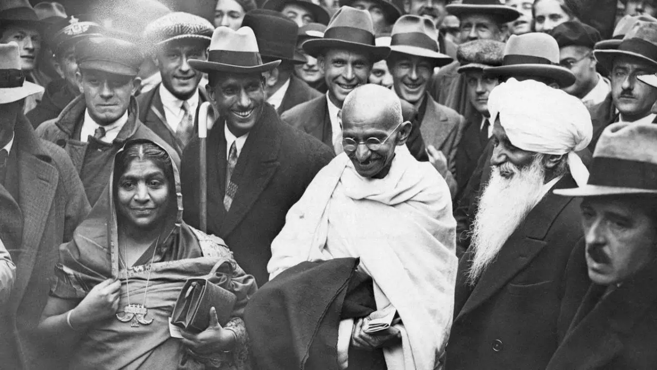 बजट इकोनॉमिक्‍स को लेकर क्या थी महात्मा गांधी की सोच? स्वदेशी और खादी के थे पक्षधर