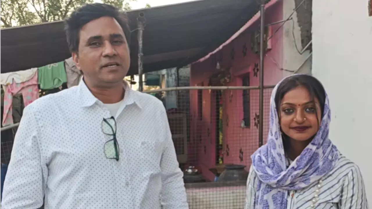 फिल्मों में नजर आएगी वायरल गर्ल Monalisa! इस डायरेक्टर के साथ साइन की मूवी फिल्मों में नजर आएगी वायरल गर्ल Monalisa! इस डायरेक्टर के साथ साइन की मूवी