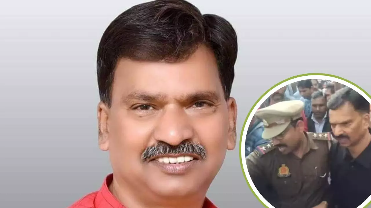 Rakesh Rathore: ऑन कैमरा कांग्रेस MP राकेश राठौर को उठा ले गई पुलिस, कर रहे थे प्रेस कॉन्फ्रेंस; VIDEO