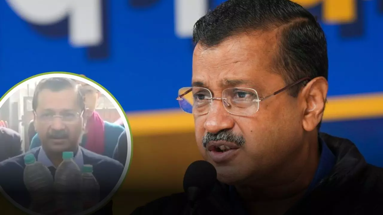 चुनाव आयोग को यमुना का जहरीला पानी पिलाने पहुंचे केजरीवाल, कहा- मुझे हर सजा मंजूर अगर... चुनाव आयोग को यमुना का जहरीला पानी पिलाने पहुंचे केजरीवाल, कहा- मुझे हर सजा मंजूर अगर...