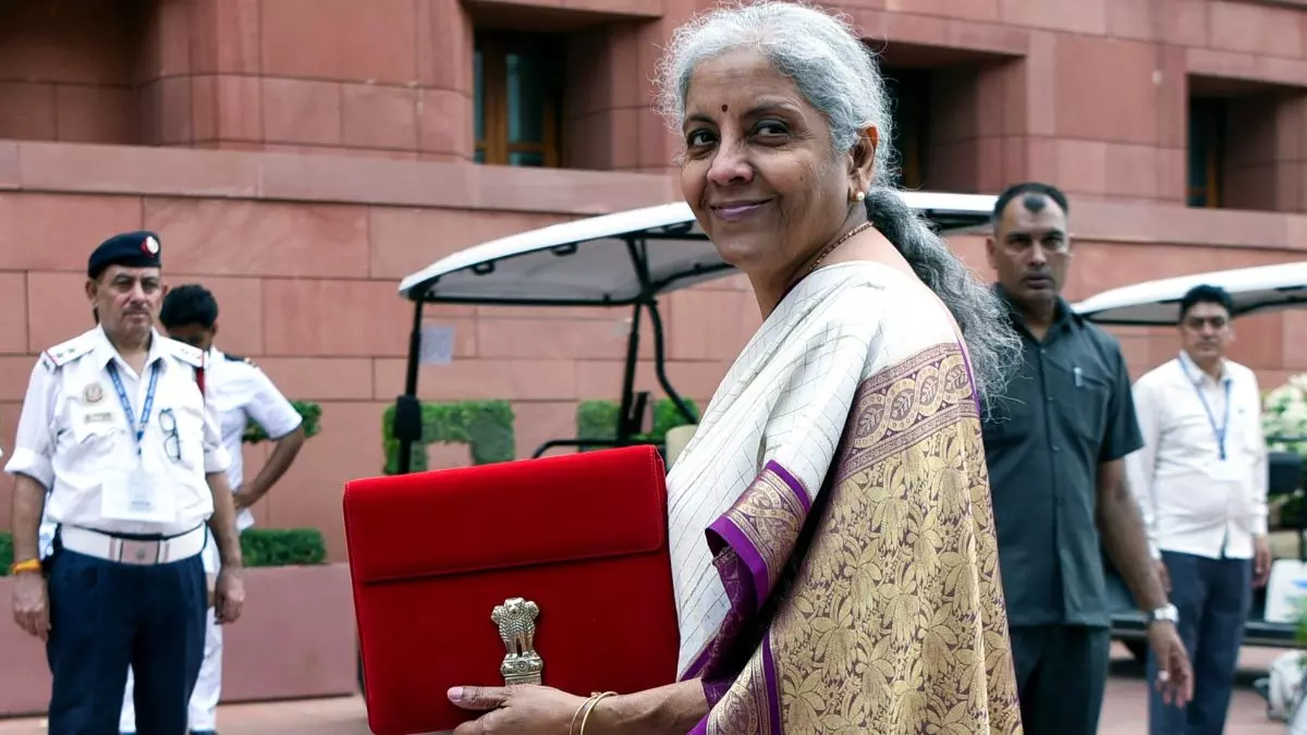बजट में मिडिल क्लास को कितनी मिलेगी राहत, क्या हैं उम्मीदें? बजट में मिडिल क्लास को कितनी मिलेगी राहत, क्या हैं उम्मीदें?