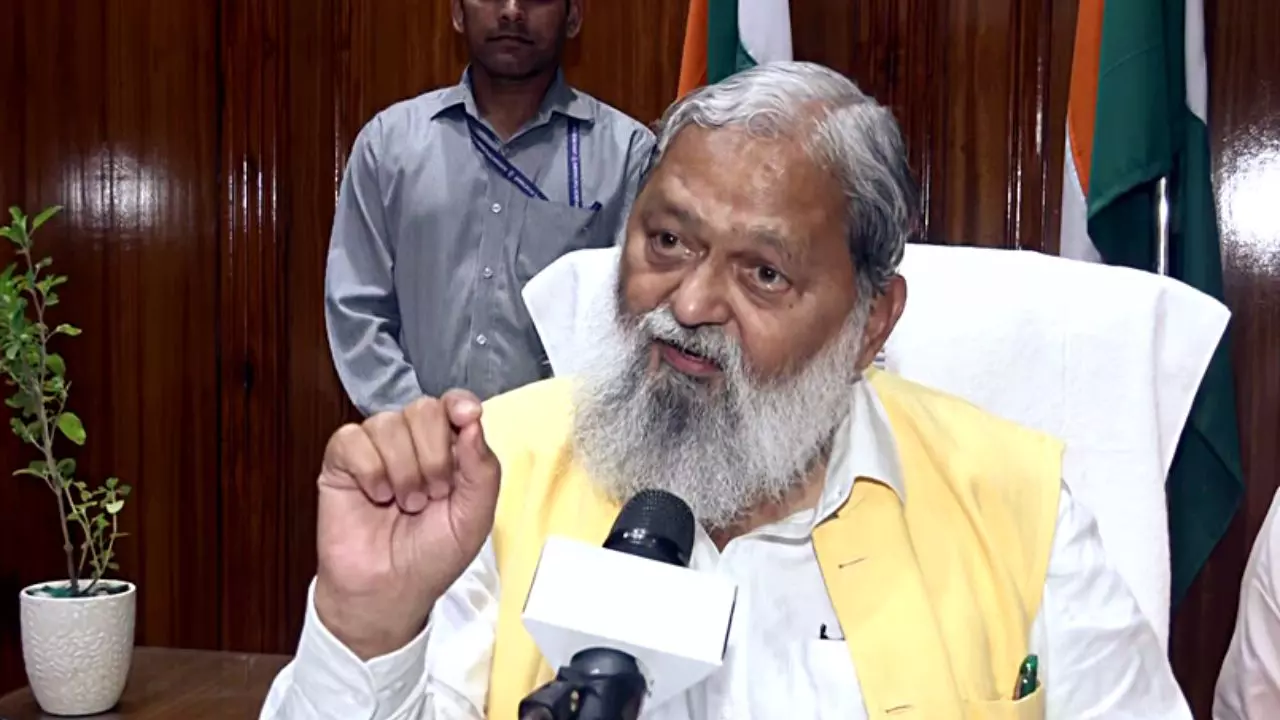 CM बनने के बाद से ही उड़न खटोले पर सवार, नायब सैनी के खिलाफ अनिल विज के तल्ख तेवर