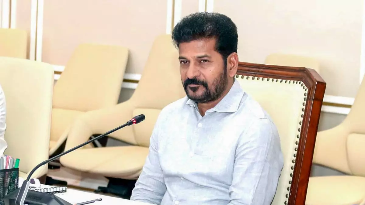 तेलंगाना में खेला! कांग्रेस के 10 विधायकों ने की सीक्रेट मीटिंग, टेंशन में सीएम रेड्डी तेलंगाना में खेला! कांग्रेस के 10 विधायकों ने की सीक्रेट मीटिंग, टेंशन में सीएम रेड्डी
