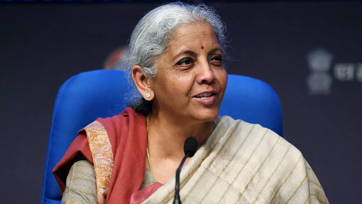 टैक्स में कटौती के पीछे किसका था हाथ, निर्मला सीतारमण ने किया खुलासा; रुपये में गिरावट पर क्या बोलीं?