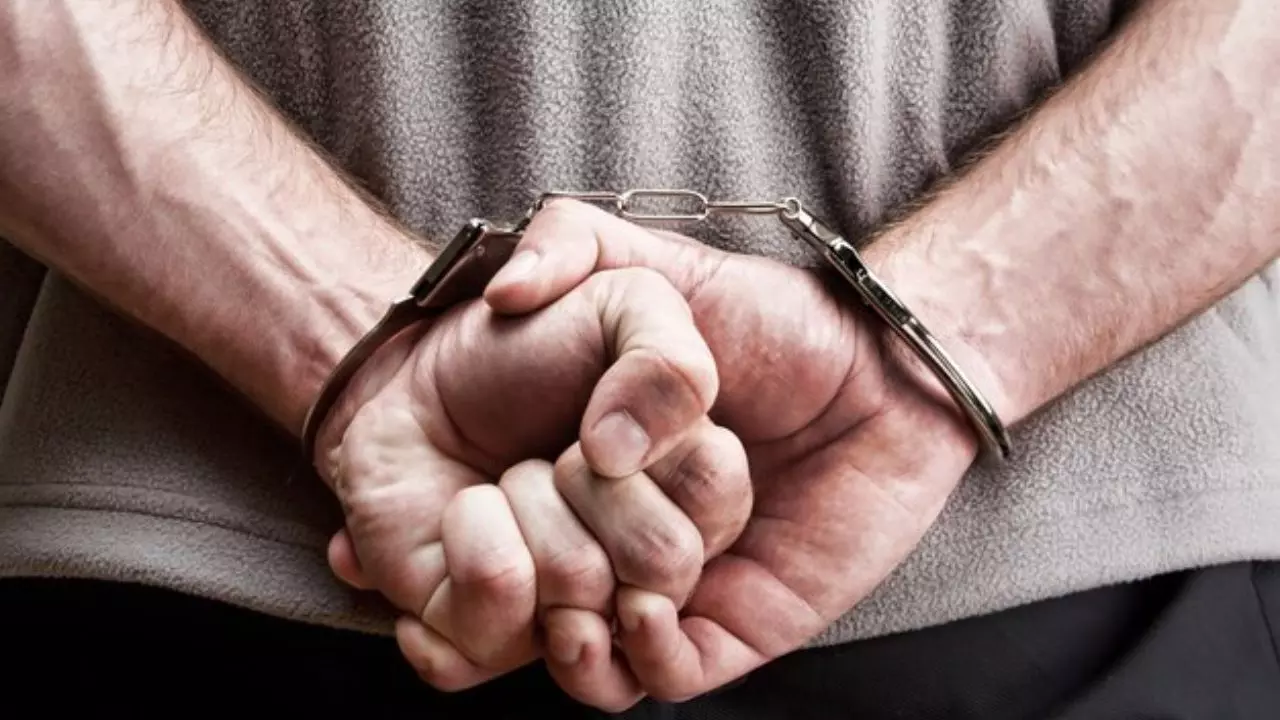 चोरी करके बना करोड़पति, गर्लफ्रेंड को गिफ्ट किया 3 करोड़ का घर; पुलिस ने पूरे नहीं होने दिए अरमान