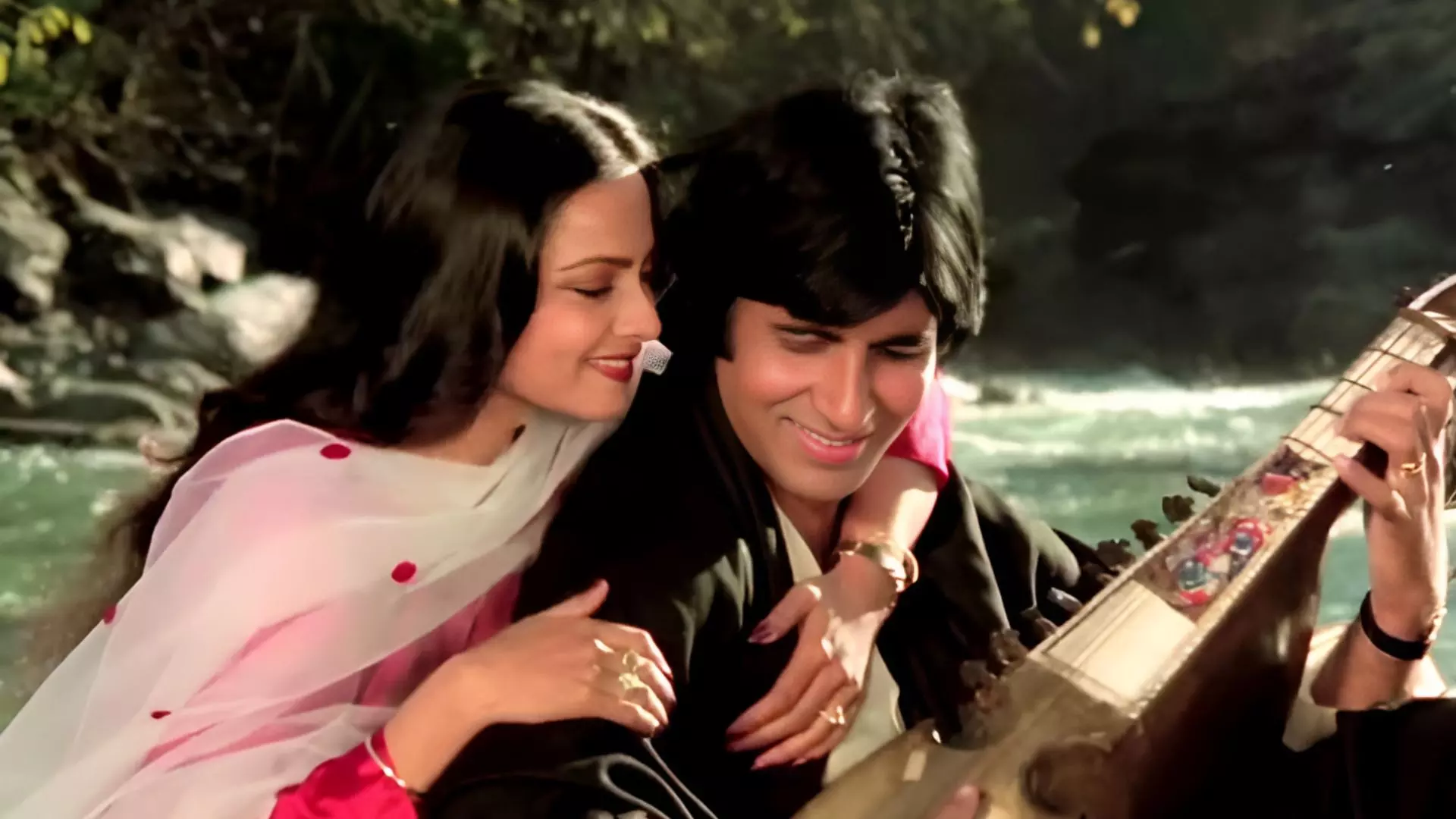 इस फिल्म से 44 साल बाद फैंस को दिखेगा पड़े पर्दे पर Amitabh Bachchan और Rekha का रोमांस इस फिल्म से 44 साल बाद फैंस को दिखेगा पड़े पर्दे पर Amitabh Bachchan और Rekha का रोमांस