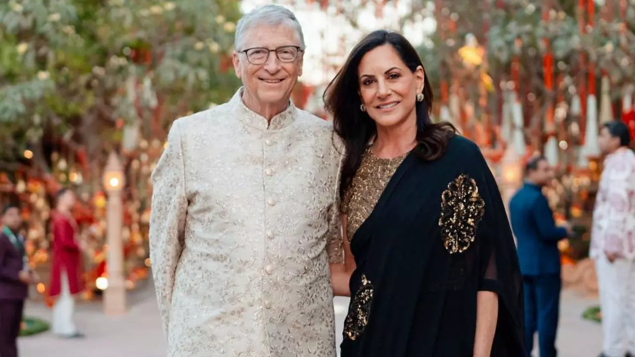 मिलिए Bill Gates की नई गर्लफ्रेंड Paula Hurd से, कुछ इस तरह दोस्ती बदली प्यार में
