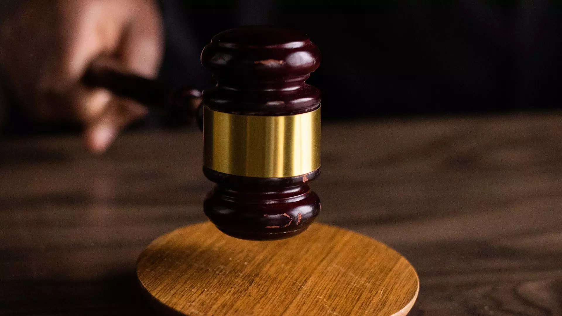 15 किलोमीटर दूर FIR दर्ज कराने नहीं जा सकती रेप पीड़िता; बॉम्बे HC का फैसला 15 किलोमीटर दूर FIR दर्ज कराने नहीं जा सकती रेप पीड़िता; बॉम्बे HC का फैसला