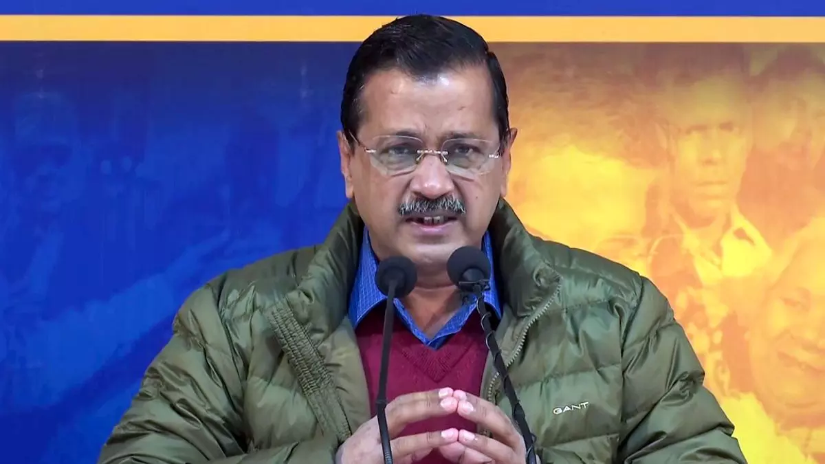 केजरीवाल को दिल्ली में ऑपरेशन लोटस का डर! सभी 70 उम्मीदवारों के साथ की बैठक केजरीवाल को दिल्ली में ऑपरेशन लोटस का डर! सभी 70 उम्मीदवारों के साथ की बैठक