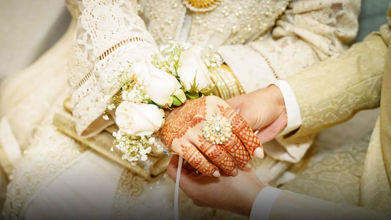 मां ने पहले बेटी को मुस्लिम युवक से शादी करने की दी परमिशन, अब लगा रही लव जिहाद का आरोप