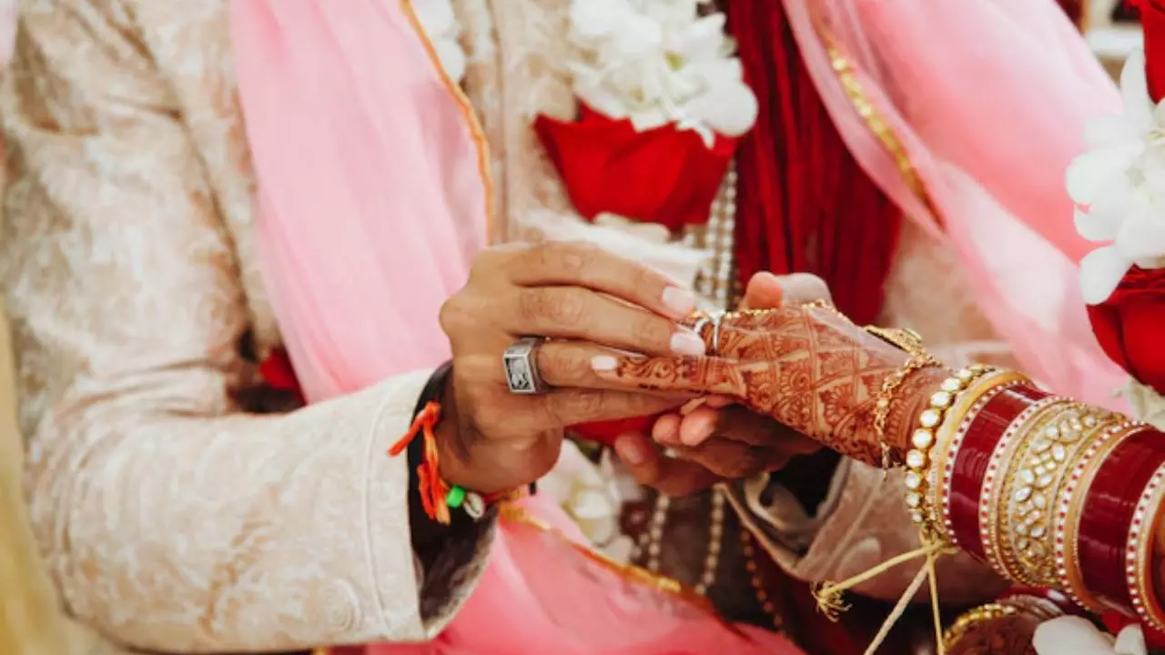 चाचा की डिमांड, दूल्हा दिखाए CIBIL स्कोर, फिर टूटी शादी