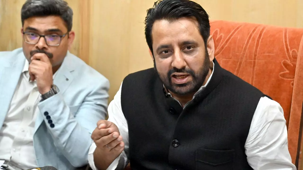 खुशी का दिन है, उतना खुश नहीं मैं, ओखला से जीत की हैट्रिक लगाने वाले अमानतुल्लाह क्यों कह गए ऐसा