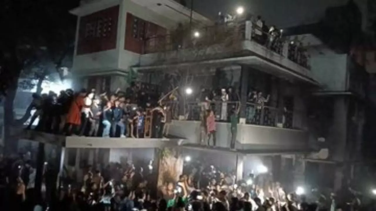 अपने बयान में ऐसा क्या बोलीं शेख हसीना, जिसके कारण बांग्लादेश में फिर भड़क उठी हिंसा?