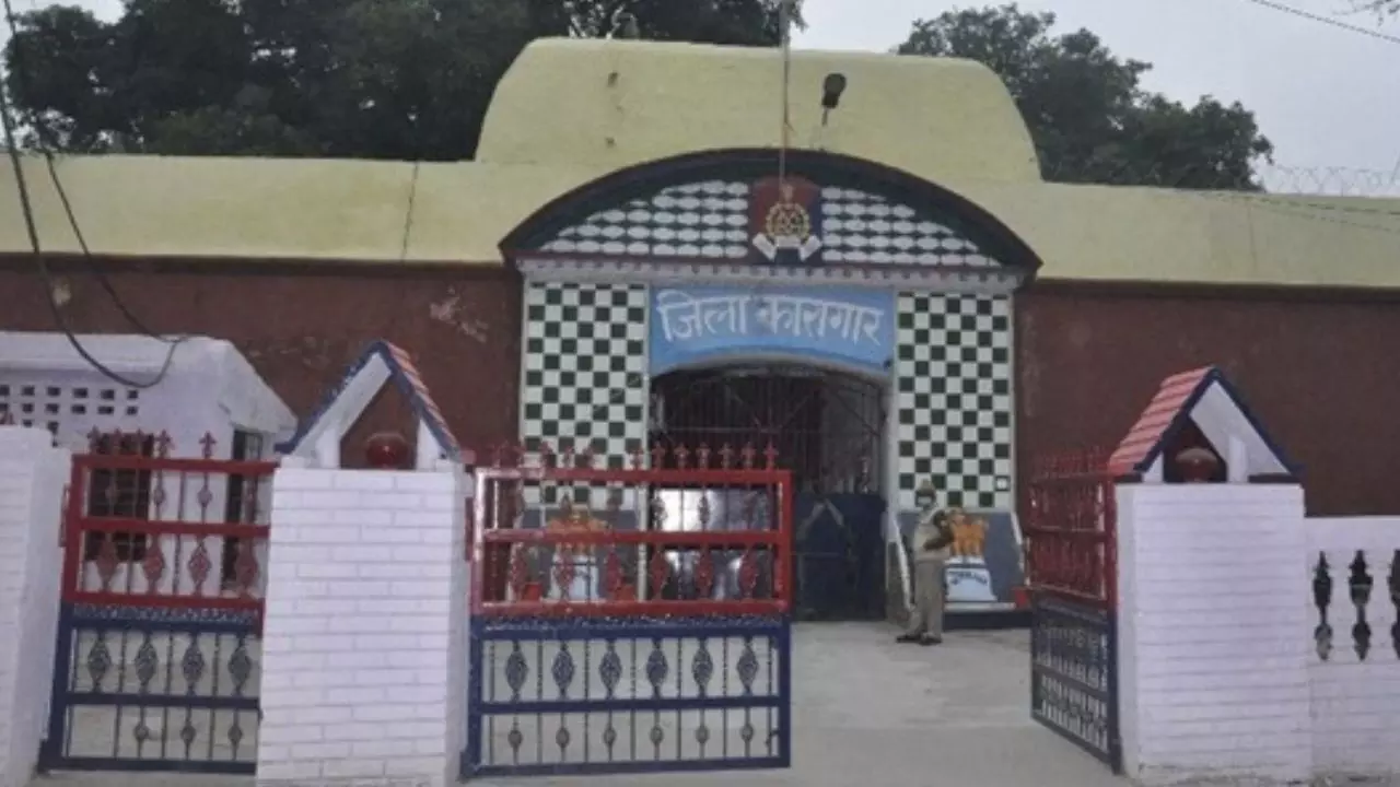 यूपी की जेल में राष्ट्रपति के नाम फर्जी लेटर, हत्या के दोषी की रिहाई के आदेश, जेल अधीक्षक ने ऐसे पकड़ा