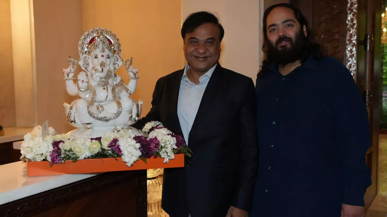 CM सरमा ने अनंत अंबानी से क्यों की मुलाकात? जानें क्या है उनका प्लान CM सरमा ने अनंत अंबानी से क्यों की मुलाकात? जानें क्या है उनका प्लान