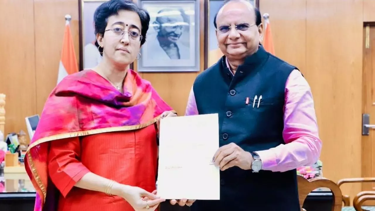 आप का राज खत्म! करारी हार के बाद आतिशी ने छोड़ा CM पद, LG को सौंपा अपना इस्तीफा, विधानसभा भंग