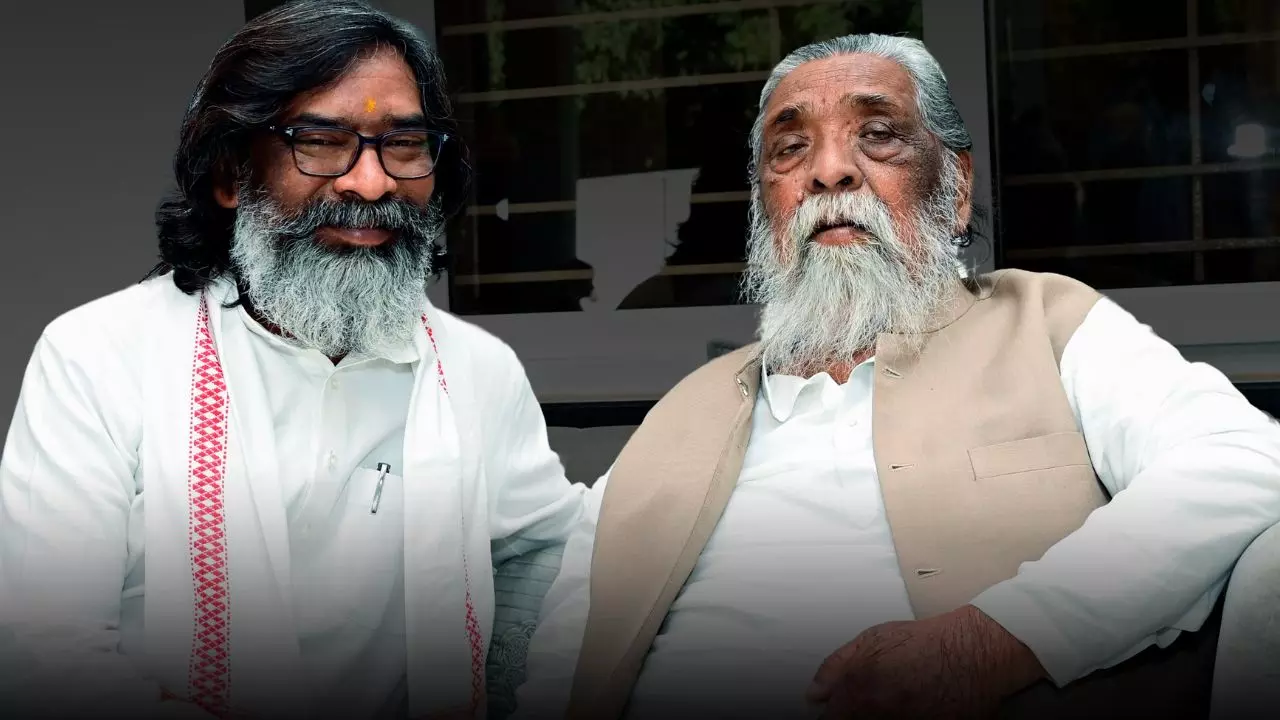 JMM सुप्रीमो शिबू सोरेन की बिगड़ी हालत, चार्टर्ड प्लेन से इलाज के लिए लाया जा रहा दिल्ली JMM सुप्रीमो शिबू सोरेन की बिगड़ी हालत, चार्टर्ड प्लेन से इलाज के लिए लाया जा रहा दिल्ली