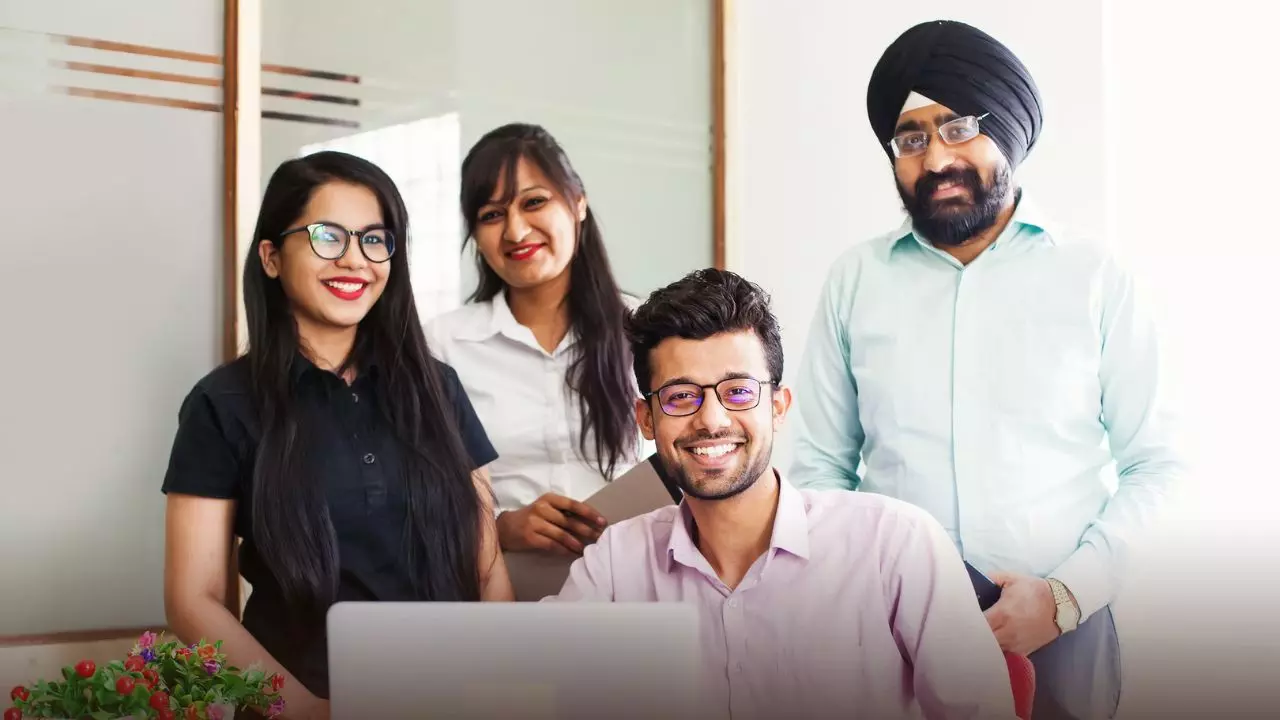 पंजाब में सरकारी कर्मचारियों का बदला ड्रेस कोड! मान सरकार ने इस डिपार्टमेंट को दिए निर्देश