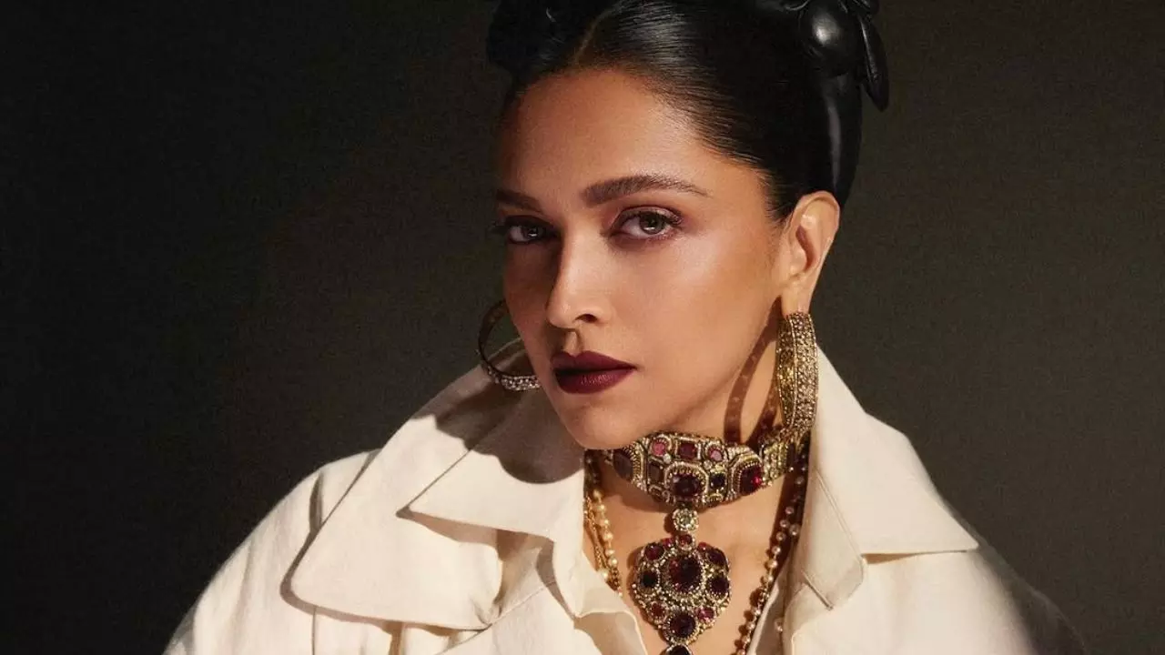 12वीं पास हैं Deepika Padukone, जानें परीक्षा पे चर्चा में शामिल होने वाले सेलेब्‍स कितने पढ़े-लिखे?