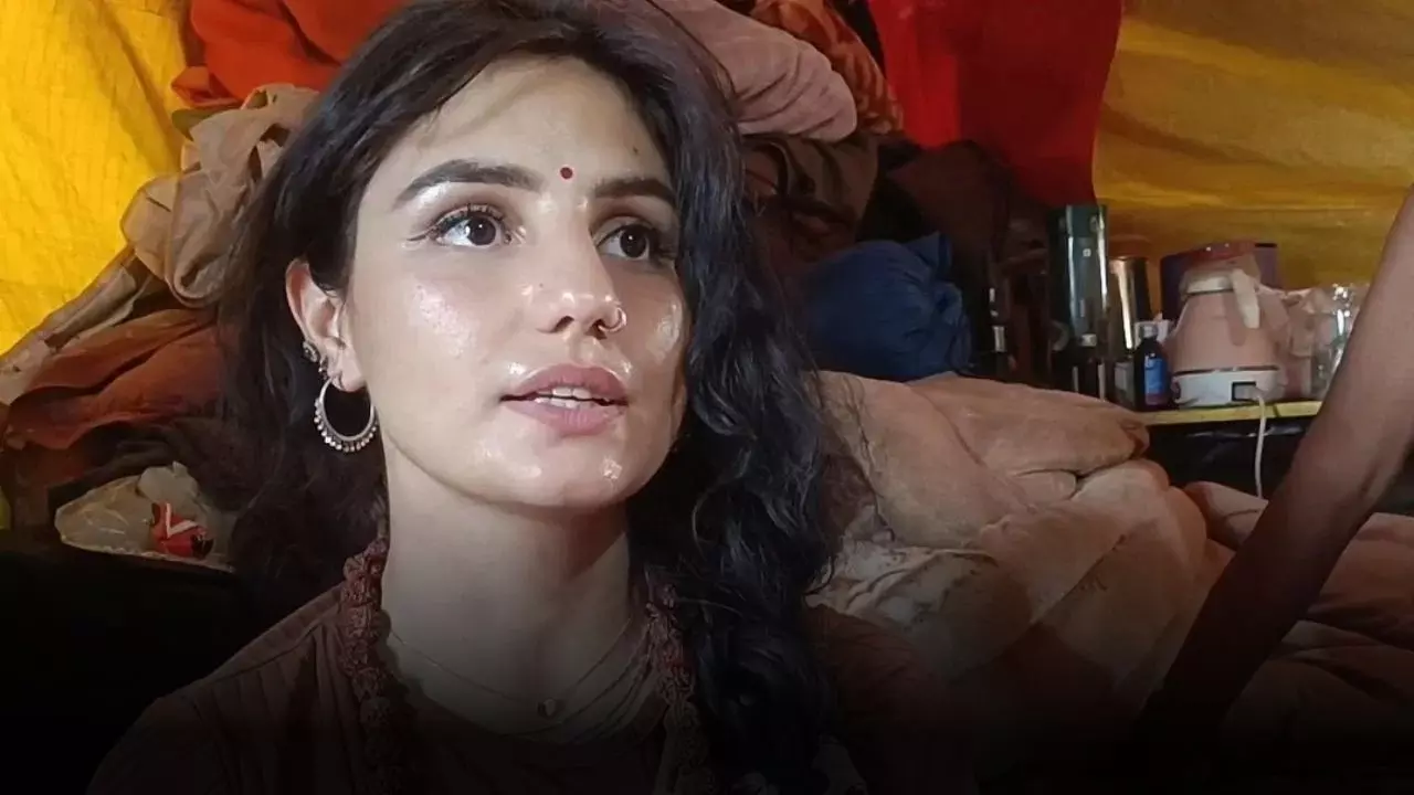 हर्षा, मोनालिषा के बाद महाकुंभ में अब इस Russian Girl की चर्चा, जानें कौन
