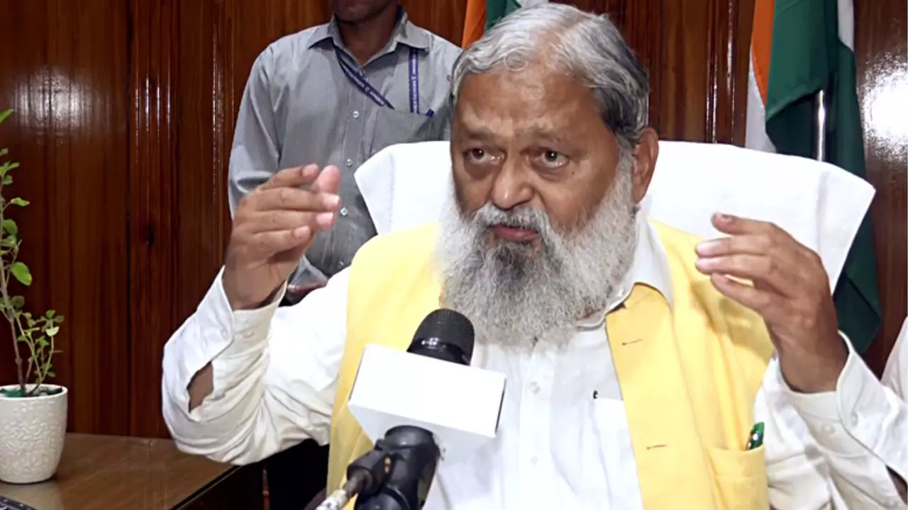 अनिल विज ने पार्टी को भेजा 8 पेज का जवाब, बोले- और चाहिए तो वो भी दूंगा अनिल विज ने पार्टी को भेजा 8 पेज का जवाब, बोले- और चाहिए तो वो भी दूंगा