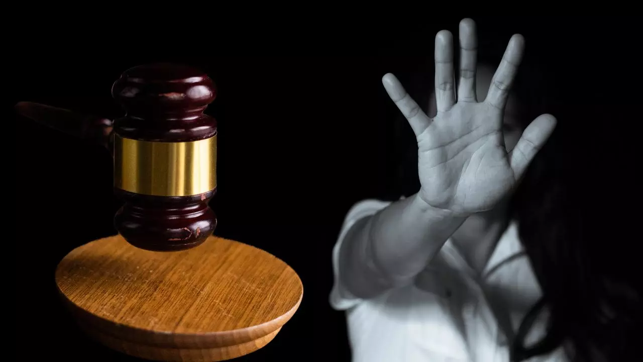 अपनी ही बेटियों के साथ घिनौनी हरकत! रेप मामले में पिता को कोर्ट ने सुनाई उम्रकैद की सजा अपनी ही बेटियों के साथ घिनौनी हरकत! रेप मामले में पिता को कोर्ट ने सुनाई उम्रकैद की सजा