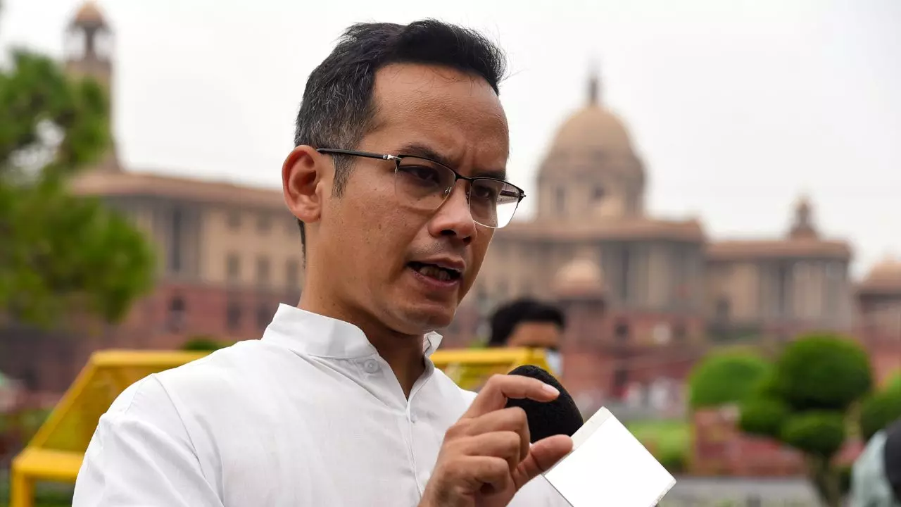 पाकिस्तान की खुफिया एजेंसी से कांग्रेस नेता की पत्नी का संबंध, CM सरमा का बड़ा आरोप पाकिस्तान की खुफिया एजेंसी से कांग्रेस नेता की पत्नी का संबंध, CM सरमा का बड़ा आरोप