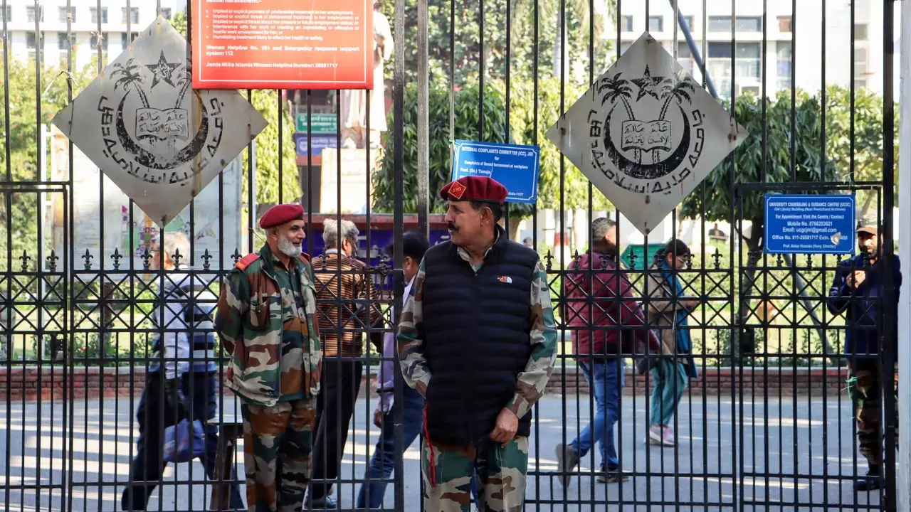 जामिया मिलिया इस्लामिया में क्यों शुरू हुआ विरोध प्रदर्शन? हिरासत में लिए गए 10 छात्र