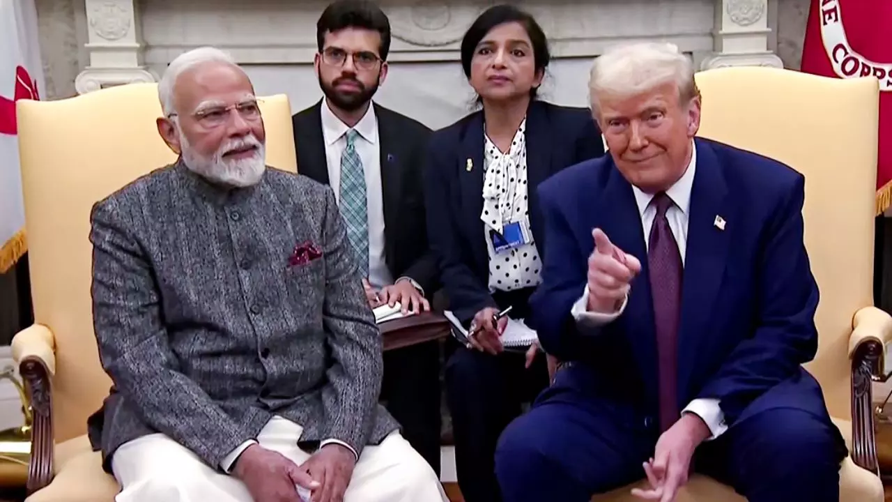 जब भारतीय रिपोर्टर का सवाल नहीं आया समझ,  ट्रंप ने करवा दिया इंग्लिश टू इंग्लिश ट्रांसलेशन; देखें VIDEO