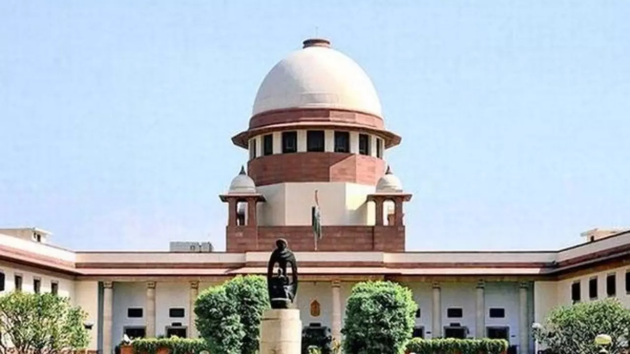 अदालत ने दिया रिहाई का आदेश, अधिकारियों ने लगाया UAPA और कर लिया गिरफ्तार; अब SC ने मांगा जवाब