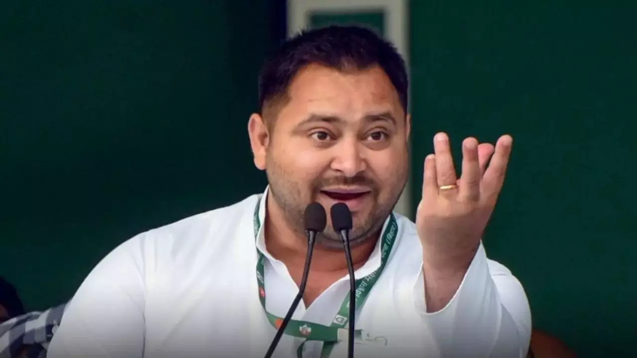 मोदी जी को TTM करने वाले, कल लालू जी को भारत रत्न देंगे, ऐसा क्यों बोले तेजस्वी यादव? मोदी जी को TTM करने वाले, कल लालू जी को भारत रत्न देंगे, ऐसा क्यों बोले तेजस्वी यादव?