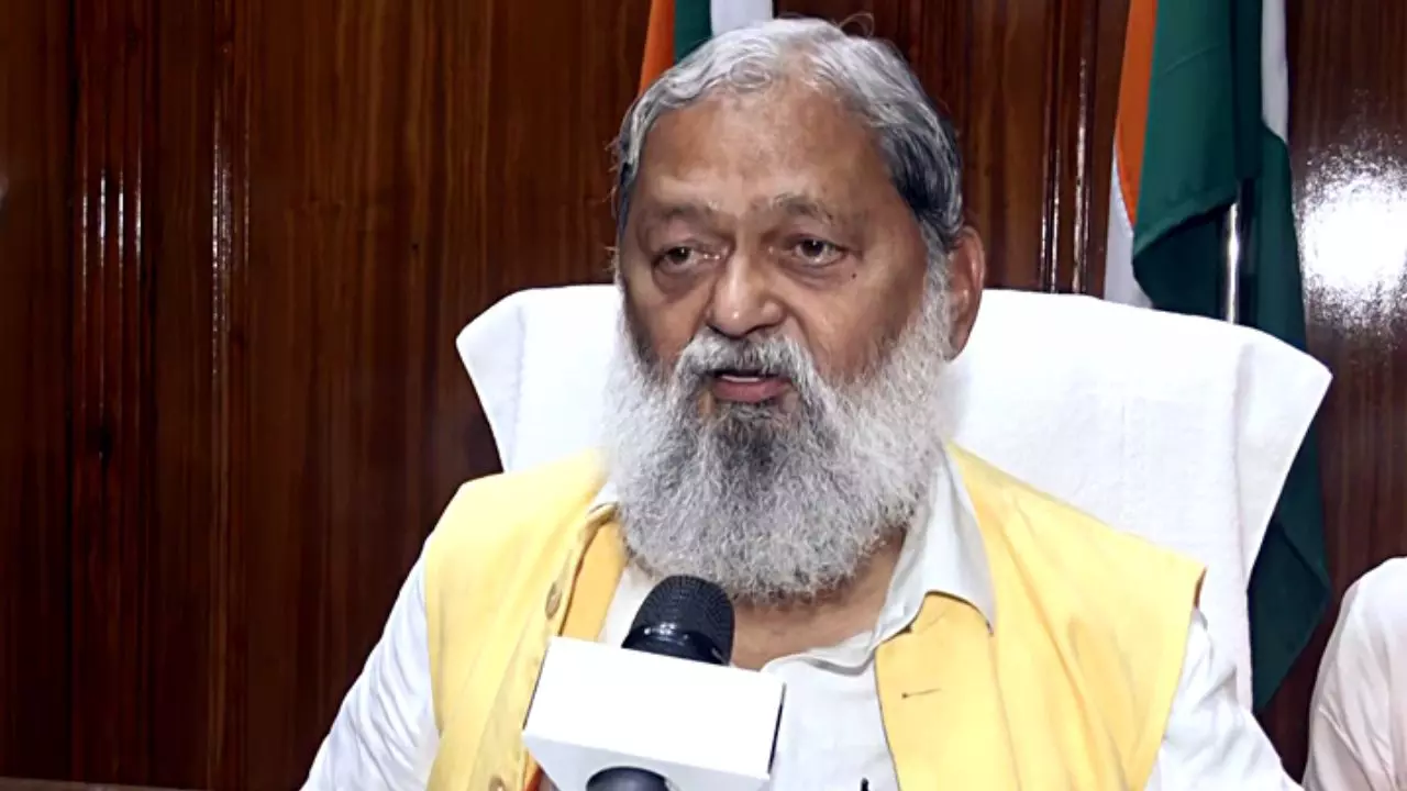तूफान हूं मैं, टकराने वाले हो जाएंगे चूर-चूर, फिर दिखा अनिल विज का बागी अंदाज तूफान हूं मैं, टकराने वाले हो जाएंगे चूर-चूर, फिर दिखा अनिल विज का बागी अंदाज