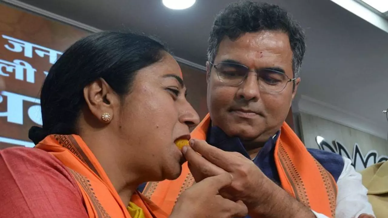 आख़िर कैसे सब पर भारी पड़ गईं पहली बार की MLA रेखा गुप्ता, BJP चाह क्या रही है? आख़िर कैसे सब पर भारी पड़ गईं पहली बार की MLA रेखा गुप्ता, BJP चाह क्या रही है?