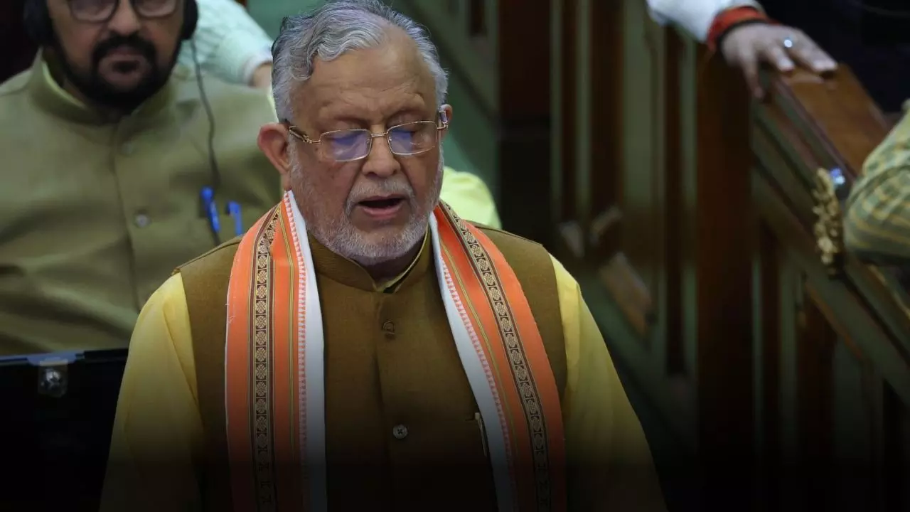 कितना खास योगी का ये बजट, 4 एक्सप्रेसवे, 2 फ्री सिलेंडर समेत जानें किसको क्या मिला? कितना खास योगी का ये बजट, 4 एक्सप्रेसवे, 2 फ्री सिलेंडर समेत जानें किसको क्या मिला?