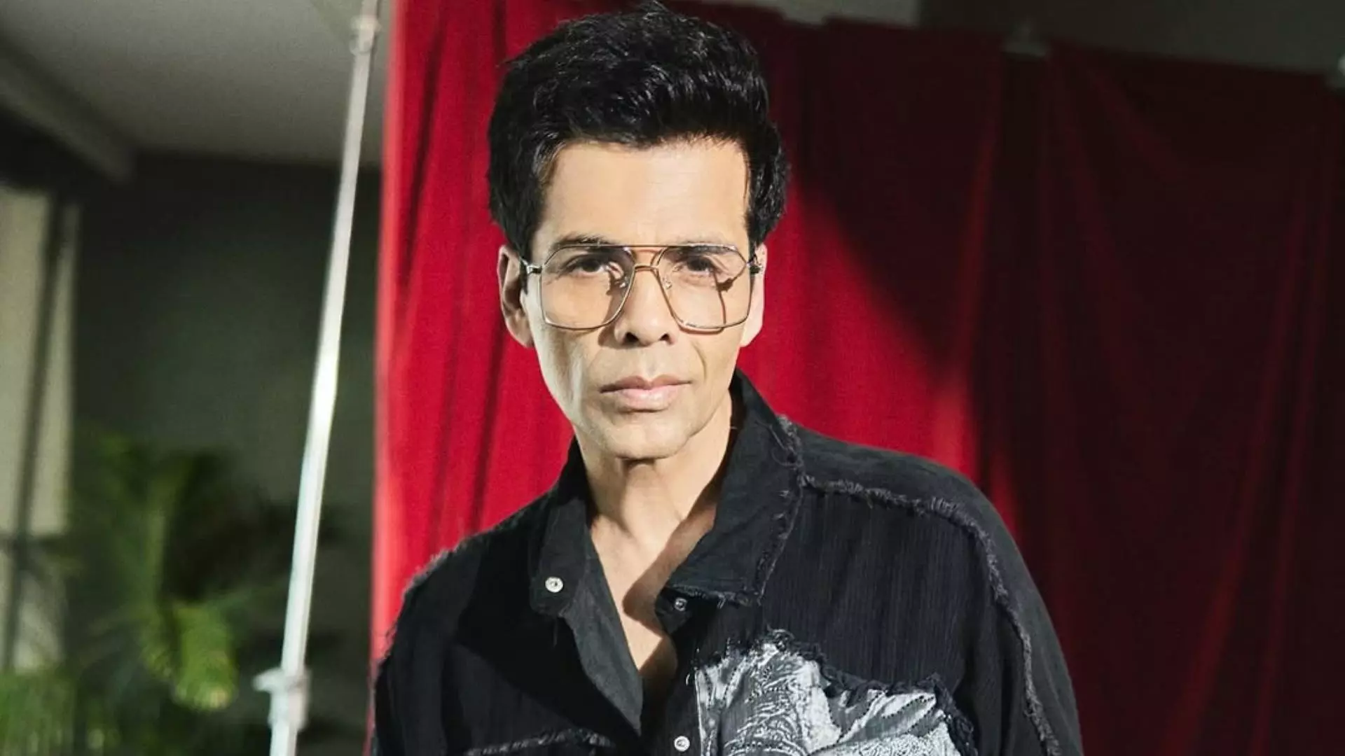 Karan Johar का खुलासा, इस फेमस एक्ट्रेस को लगा था ऑनलाइन शॉपिंग में 82,000 रुपये का चूना Karan Johar का खुलासा, इस फेमस एक्ट्रेस को लगा था ऑनलाइन शॉपिंग में 82,000 रुपये का चूना