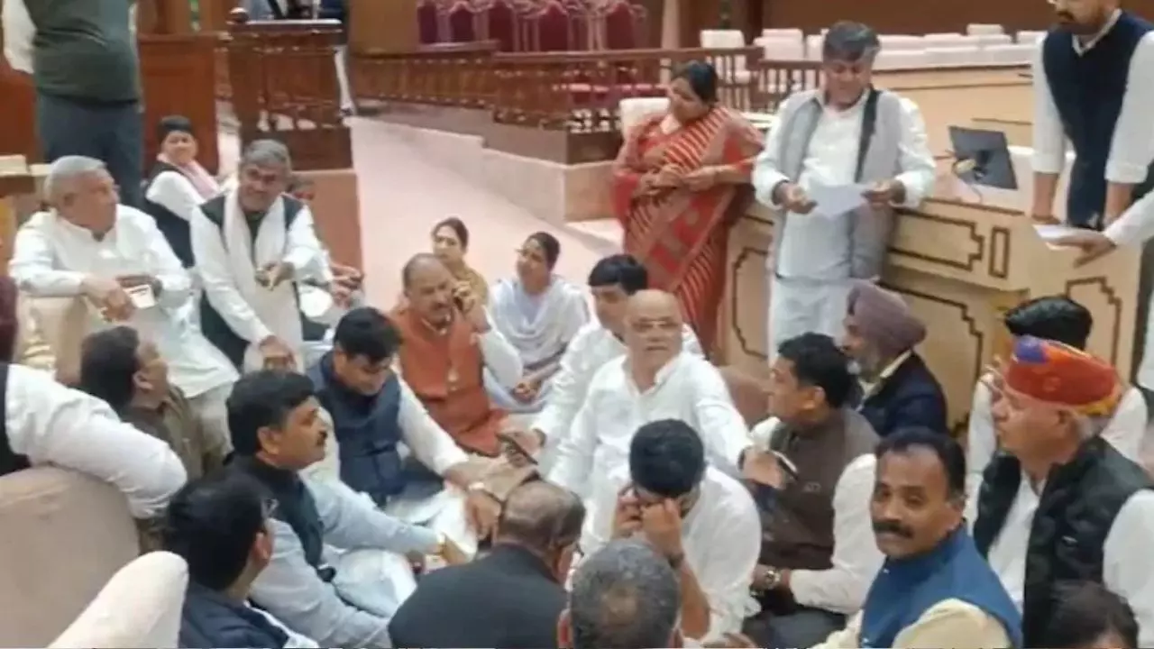 विधानसभा में इंदिरा गांधी को दादी कहने पर BJP- कांग्रेस में घमासान, इस पार्टी के 6 MLA सदन में बिताएंगे रात; VIDEO