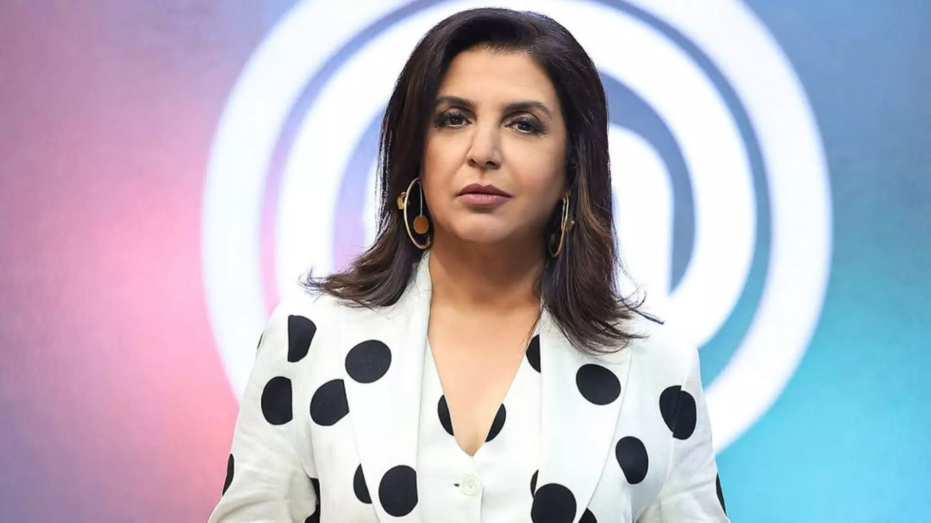 Farah Khan के खिलाफ दर्ज FIR, होली को बताया छपरियों का त्यौहार, हिंदू भावनाएं हुईं आहत Farah Khan के खिलाफ दर्ज FIR, होली को बताया छपरियों का त्यौहार, हिंदू भावनाएं हुईं आहत