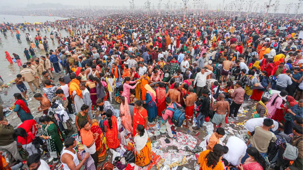 5 दिनों में बनेगा गंगा स्नान का नया रिकॉर्ड? महाकुंभ में बढ़ रही श्रद्धालुओं की संख्या 5 दिनों में बनेगा गंगा स्नान का नया रिकॉर्ड? महाकुंभ में बढ़ रही श्रद्धालुओं की संख्या