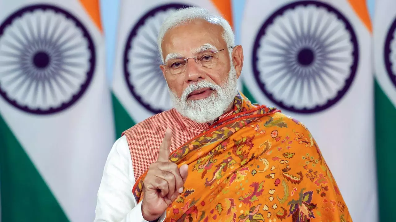 हर जगह क्रिकेट का माहौल, भारत ने स्पेस में लगाया शतक... मन की बात में बोले PM मोदी हर जगह क्रिकेट का माहौल, भारत ने स्पेस में लगाया शतक... मन की बात में बोले PM मोदी