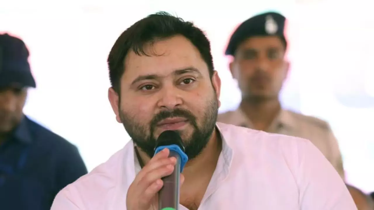 अब बिहार की आ गई याद... PM के दौरे पर तेजस्वी यादव का तंज, कहा- डबल इंजन की सरकार में नहीं बदले हालात अब बिहार की आ गई याद... PM के दौरे पर तेजस्वी यादव का तंज, कहा- डबल इंजन की सरकार में नहीं बदले हालात