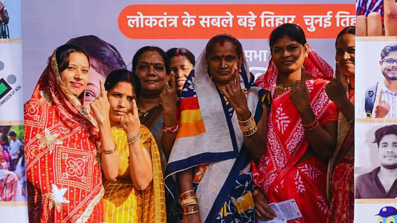अनोखा गांव जहां... न प्रचार, न वोटिंग कुछ इस तरह से होता है सरपंच का चुनाव; जानकर आप भी कहेंगे Wah-Wah अनोखा गांव जहां... न प्रचार, न वोटिंग कुछ इस तरह से होता है सरपंच का चुनाव; जानकर आप भी कहेंगे Wah-Wah