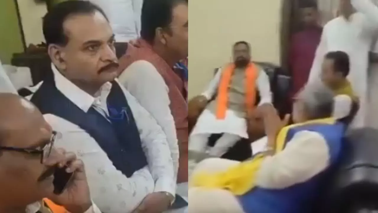 अलग ही डर का माहौल है... तेजस्वी-लालू को लेकर BJP नेता कर रहे थे मीटिंग, आरजेडी नेता ने शेयर किया VIDEO अलग ही डर का माहौल है... तेजस्वी-लालू को लेकर BJP नेता कर रहे थे मीटिंग, आरजेडी नेता ने शेयर किया VIDEO