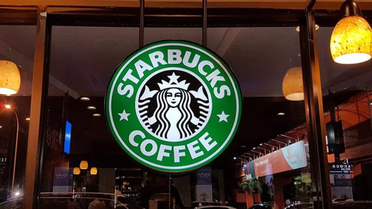 प्रॉफिट के बाद भी छंटनी! Starbucks ने 1100 कर्मचारियों को किया बाहर, जानें मेन्यू में क्या किया बदलाव