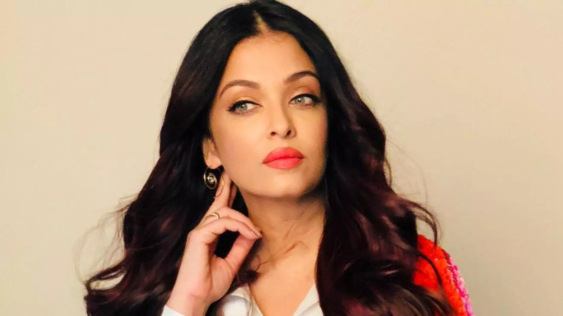 Aishwarya Rai की नजर में ये फीमेल है दुनिया में सबसे खूबसूरत, खुद से भी ज्यादा बताया सुंदर Aishwarya Rai की नजर में ये फीमेल है दुनिया में सबसे खूबसूरत, खुद से भी ज्यादा बताया सुंदर