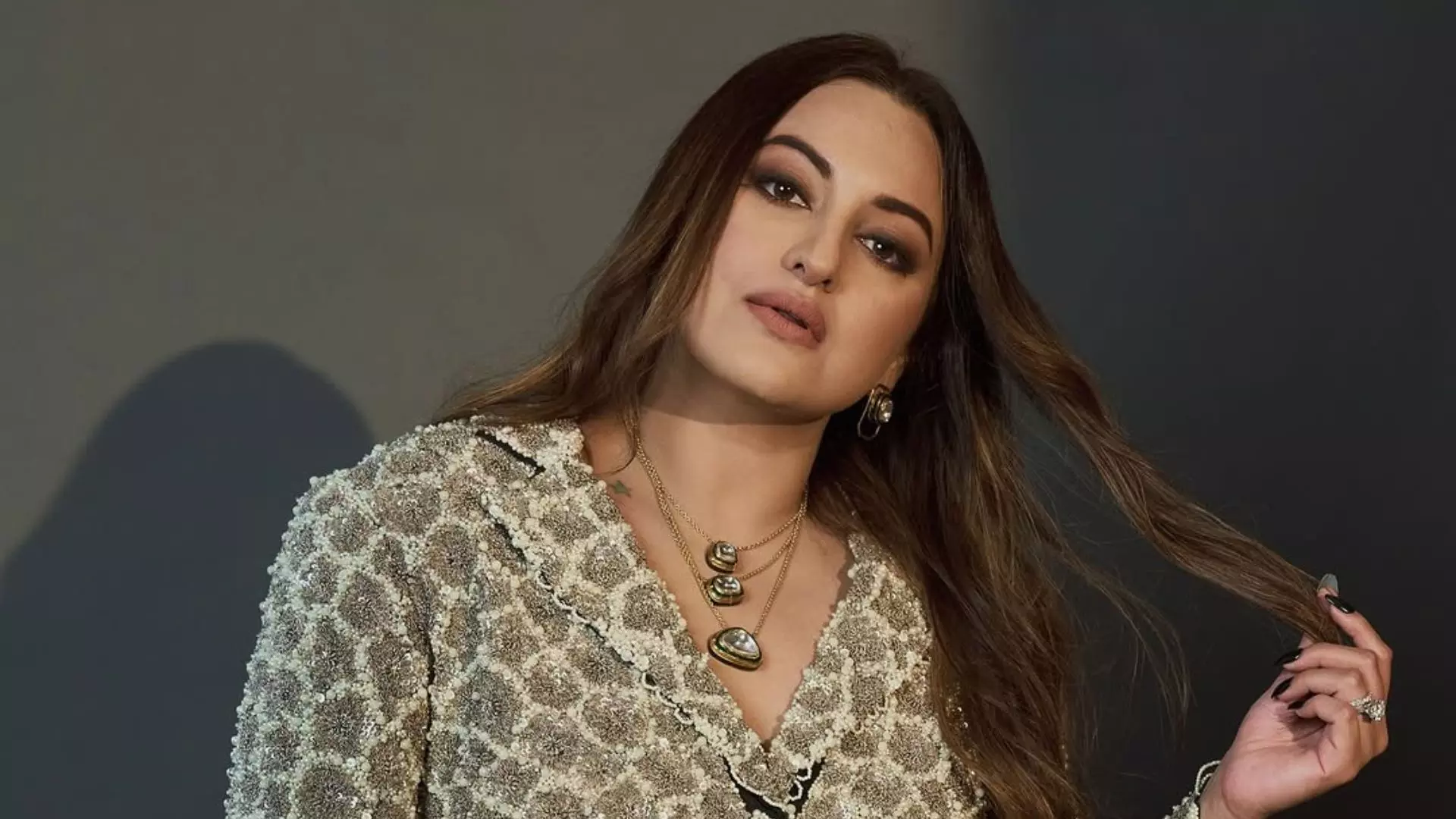 Sonakshi Sinha इस वजह से इंडिया में स्विमिंग और स्विमवियर पहनने से करती हैं परहेज, बताई वजह Sonakshi Sinha इस वजह से इंडिया में स्विमिंग और स्विमवियर पहनने से करती हैं परहेज, बताई वजह