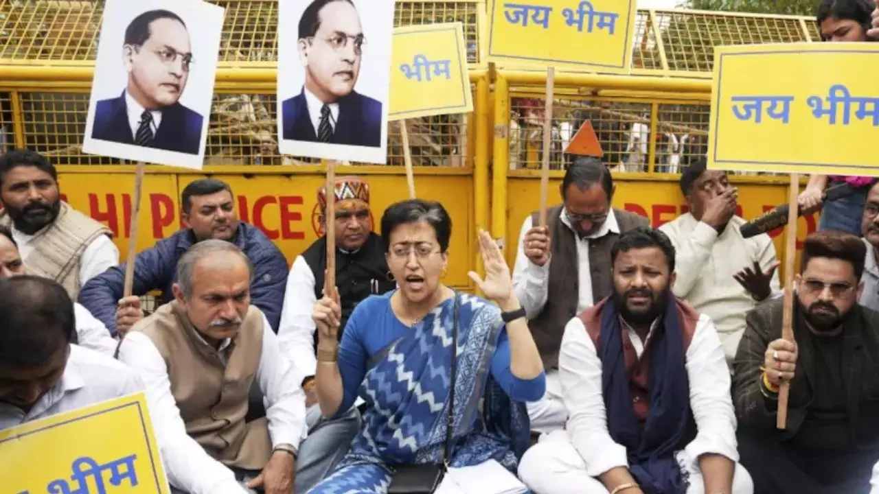 बदली सरकार, AAP विधायकों की No Entry के बीच नाम बदलने की तैयारी, आतिशी बोलीं- बाबा साहेब की जगह मोदी जी क्यों?