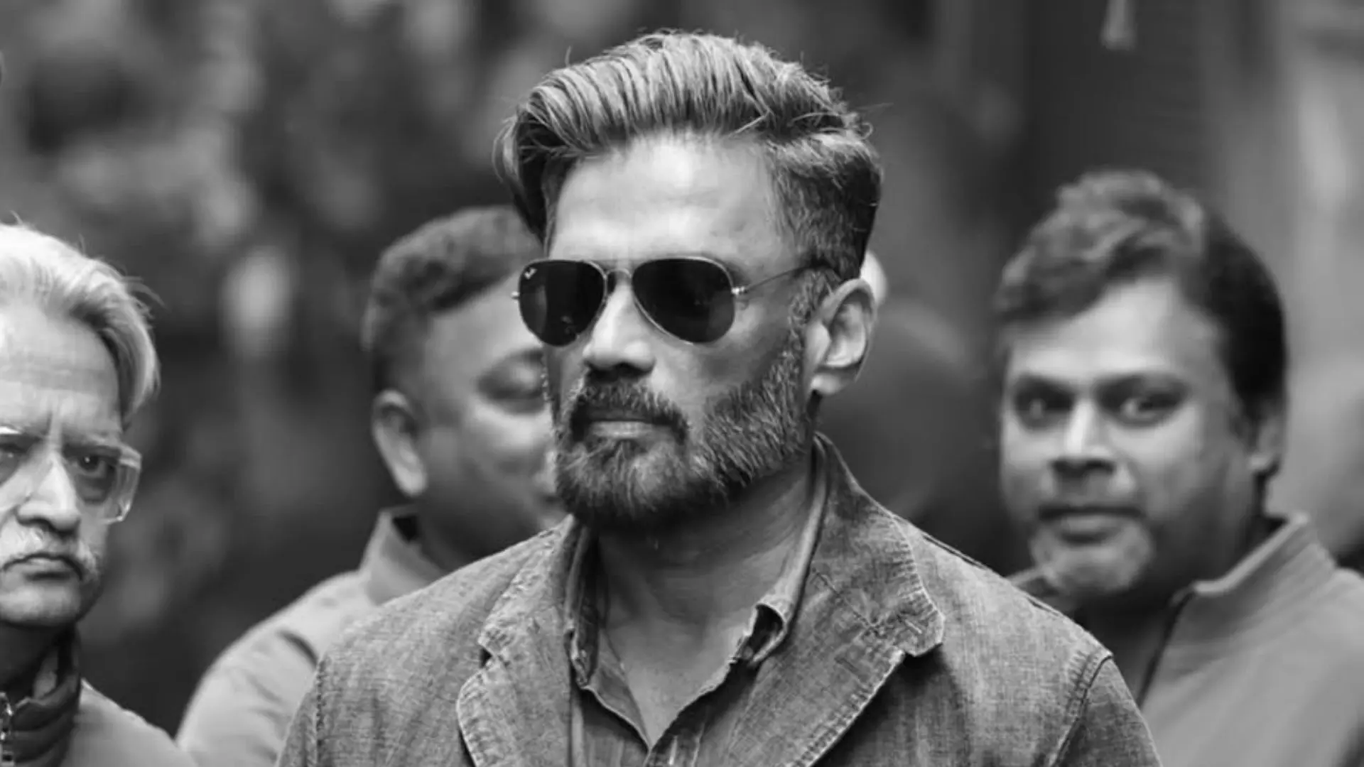 बैठो वरना गोली मार देंगे.. 9/11 हमले से ठीक पहले अमेरिकी पुलिस ने तान दी थी Suniel Shetty पर गन