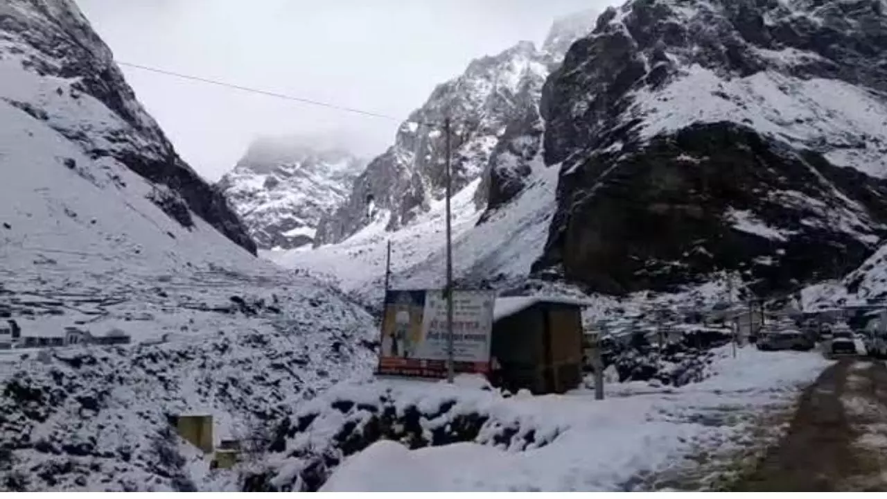 उत्तराखंड के चमोली में ग्लेशियर टूटा, बचाए गए 32 मजदूर; 25 अन्‍य का रेस्‍क्‍यू जारी - Updates